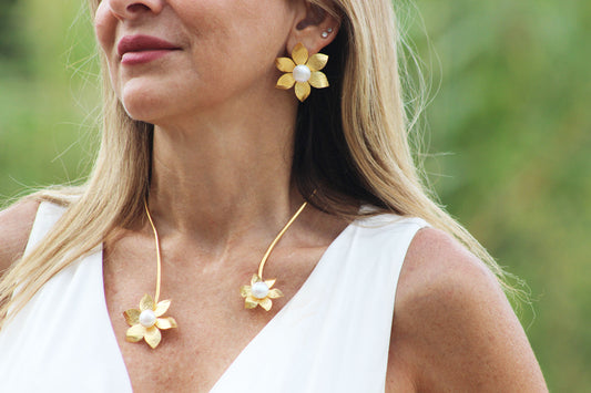 Vintage Flower Earrings with Pearls