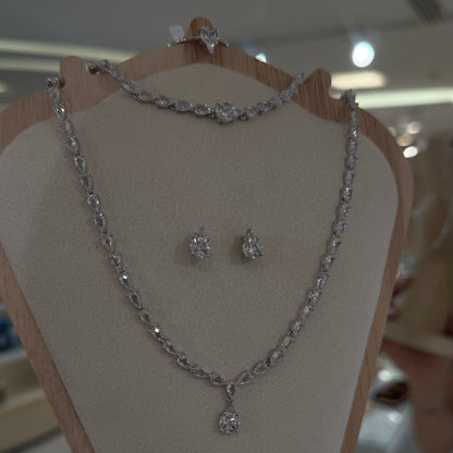 Teardrop Drip Necklace