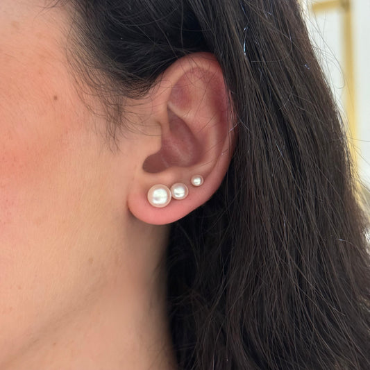 Classy Pearl Studs
