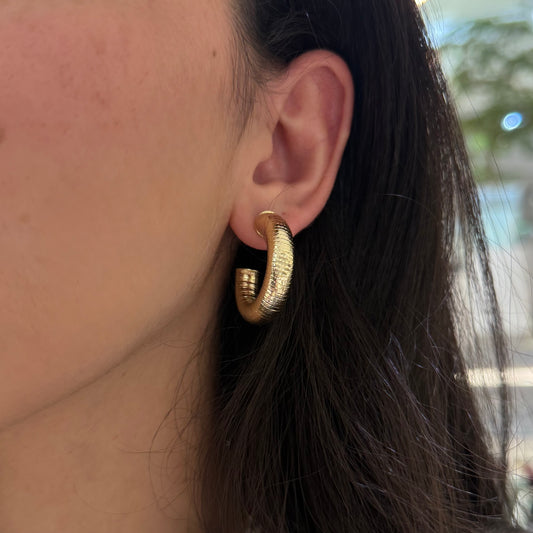 Ribbed hoops