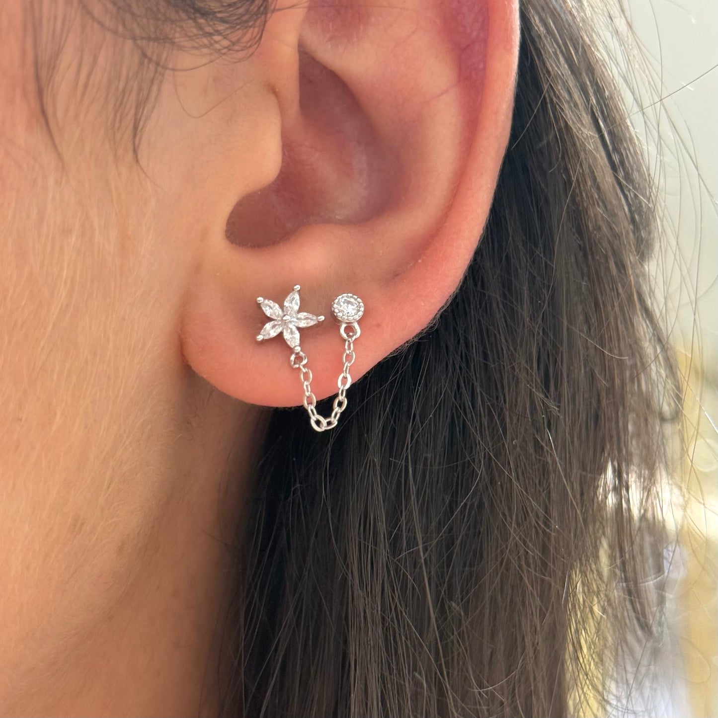 Single Piece Attached Zircon Flower Earrings