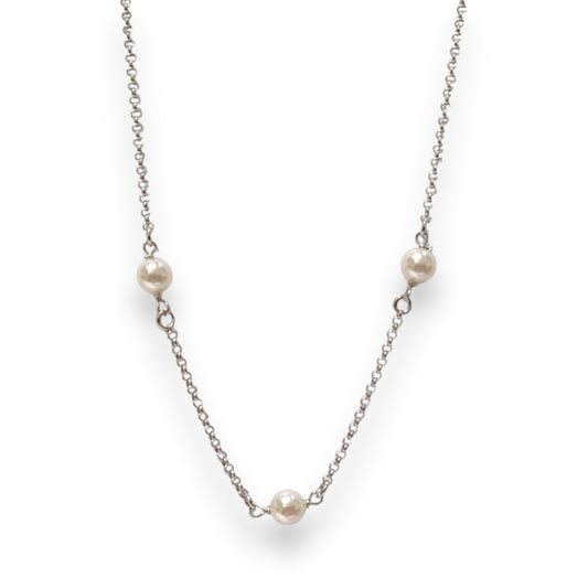 Simple Pearl Necklace