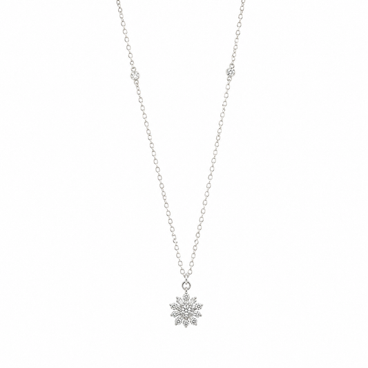 Minimalistic Flower Necklace