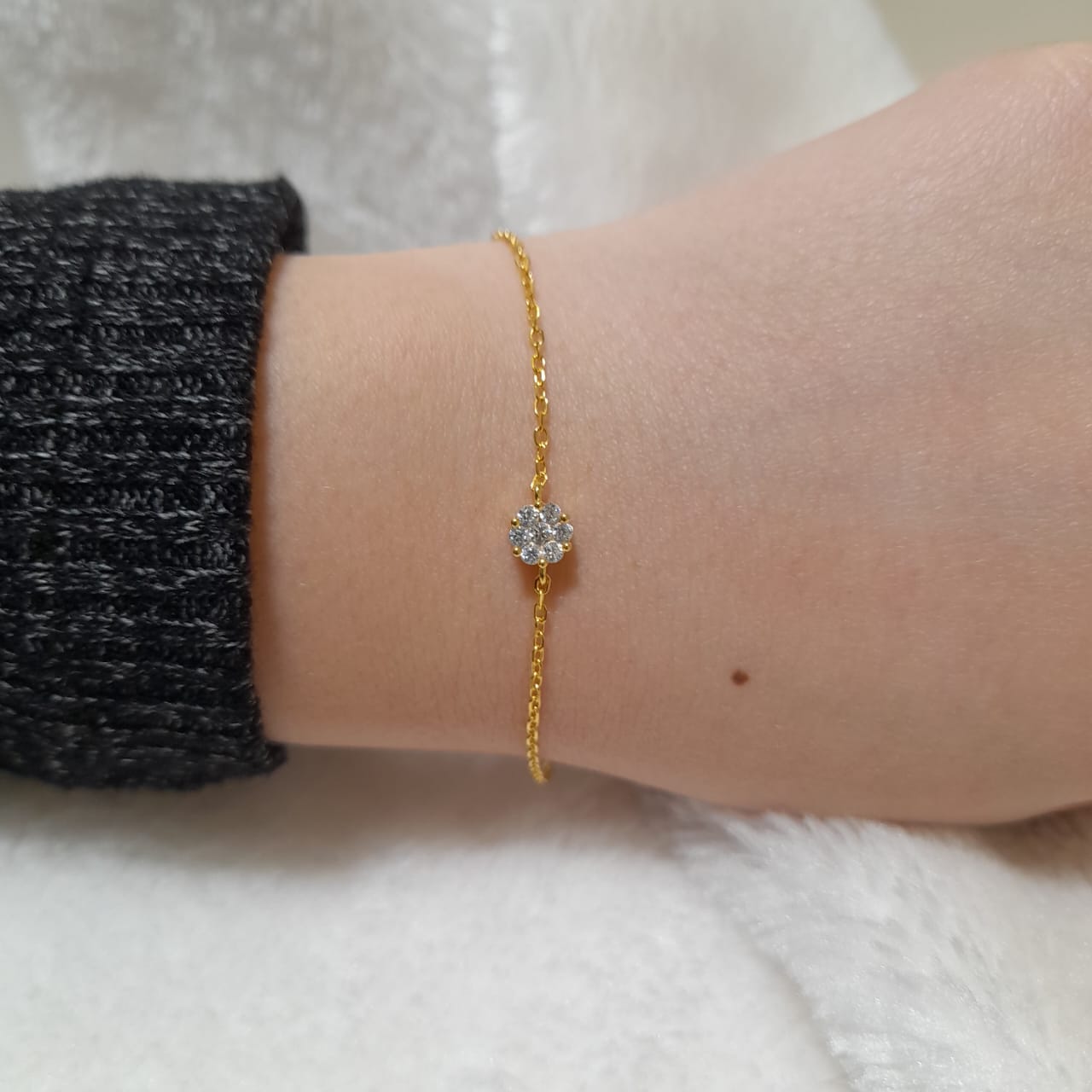 Minimalistic Flower Bracelet