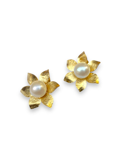 Vintage Flower Earrings with Pearls