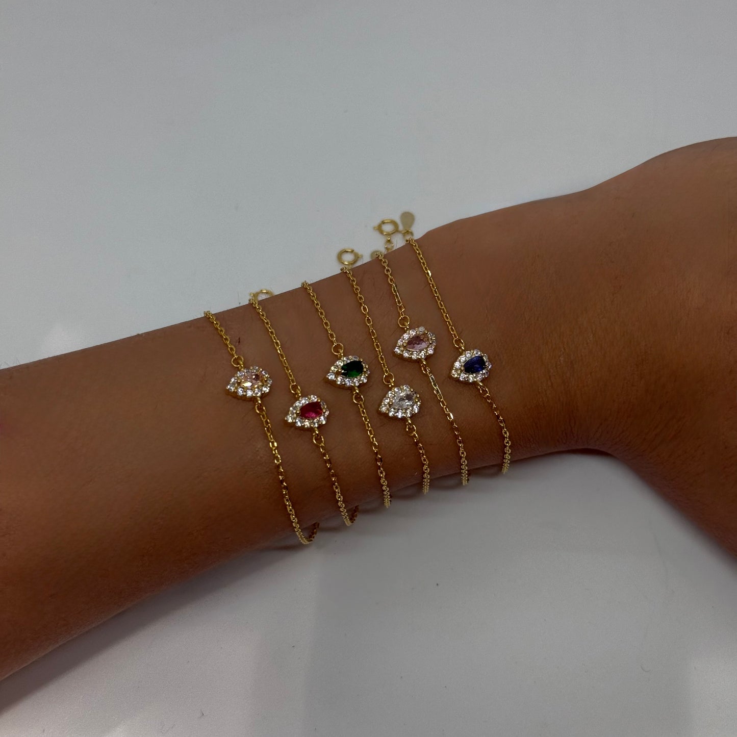 Simple Zircon Teardrop Bracelet In Gold