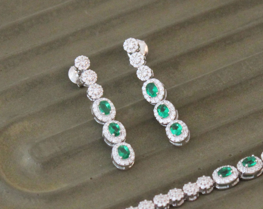 Royal emerald earrings