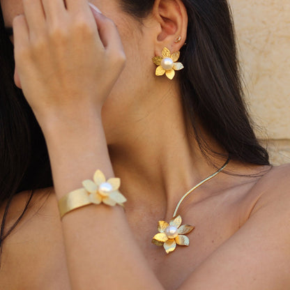 Vintage Flower with Pearl Necklace